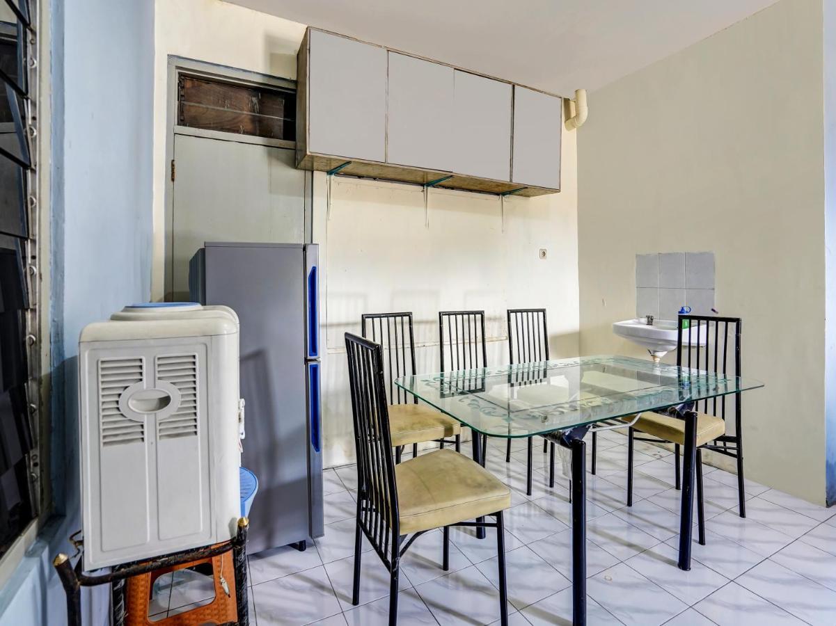Spot On 90147 Gosepa Ambengan Plaza Hotel Surabaya Exterior photo