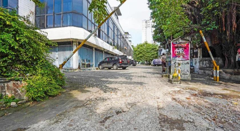 Spot On 90147 Gosepa Ambengan Plaza Hotel Surabaya Exterior photo