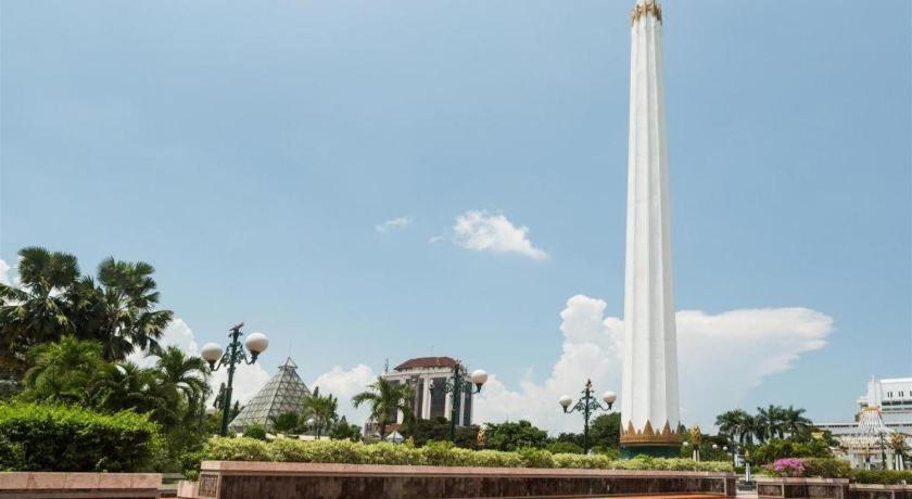 Spot On 90147 Gosepa Ambengan Plaza Hotel Surabaya Exterior photo
