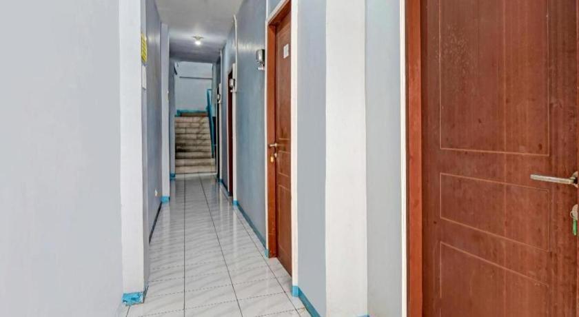 Spot On 90147 Gosepa Ambengan Plaza Hotel Surabaya Exterior photo